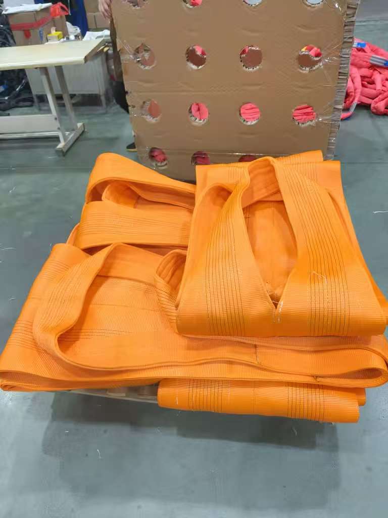 Son şirket blogları hakkında Solma, Aşınma ve Dikiş Çatlakları mı? UV Direnci, Aşınma Kontrolü ve Güçlendirilmiş Gözler, Düz Dokuma Sapanlar için Yeniden İşlemeyi Azaltır